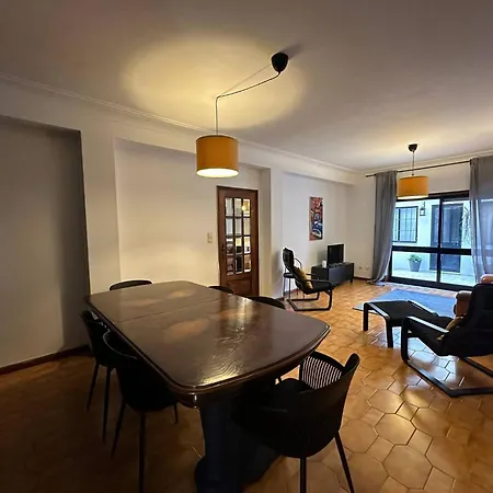 Ground Level House With Patio 펜션