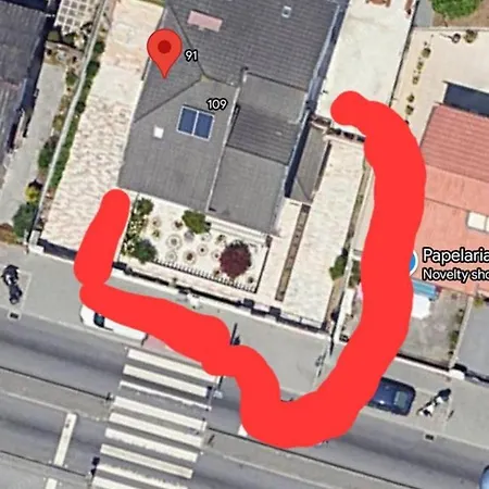 Ground Level House With Patio 펜션
