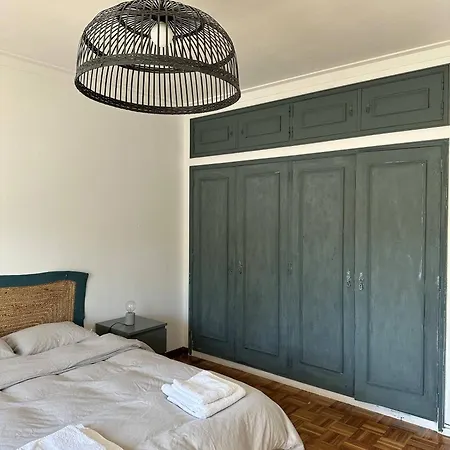 Ground Level House With Patio 度假居 *