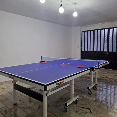 Ground Level House With Patio 度假居