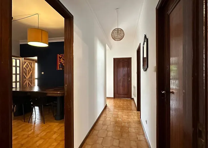 Сasa de vacaciones Ground Level House With Patio